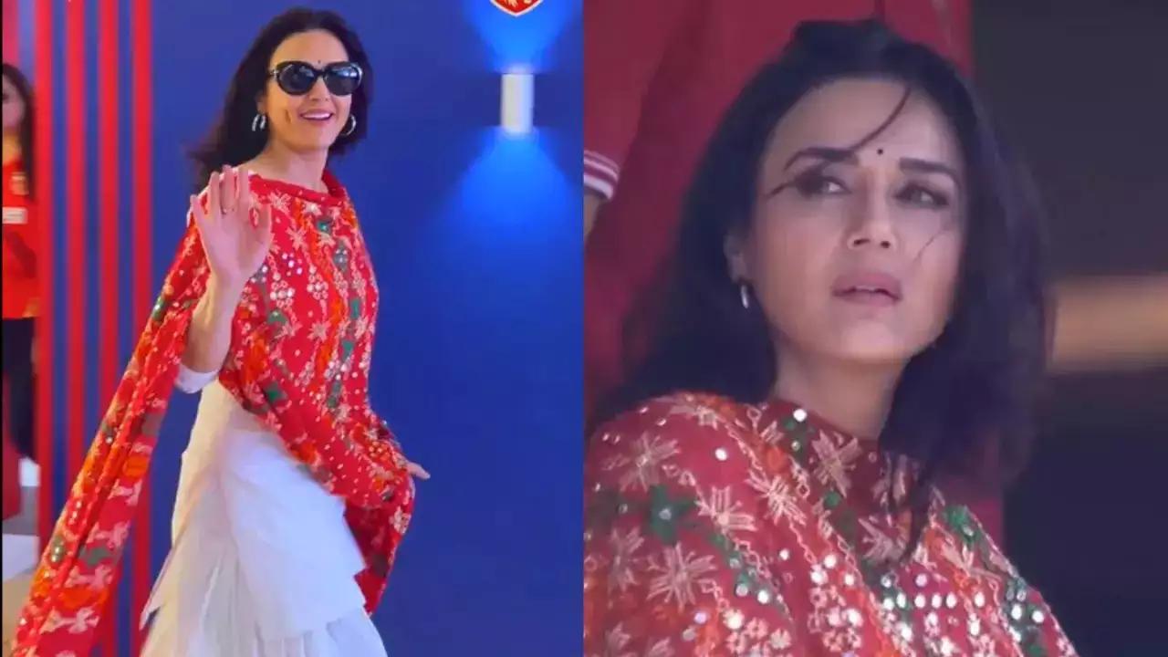 Preeti Zinta अपनी खूबसूरती से नेटिज़न्स को मंत्रमुग्ध कर रही हैं। एक ही तस्वीर में उन्हें और शुबमन गिल को देखकर फैन्स क्रेजी हो गए।