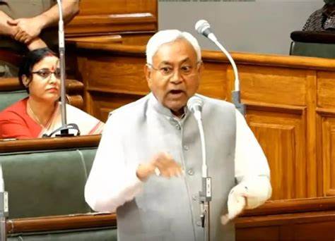 CM Nitish Kumar भड़के सदन में महिला विधायक पर, बोला- अरे महिला हो कुछ जानती नहीं हो…