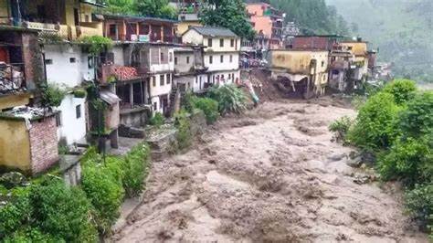  Uttarakhand जाएं सावधानीपूर्वक; चारधाम यात्री इस खबर को पढ़ें क्योंकि बद्रीनाथ में खतरे का है संकेत।