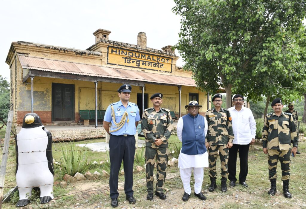 राज्यपाल श्री बागडे ने श्रीगंगानगर स्थित ऐतिहासिक हिंदुमलकोट चौकी का किया निरीक्षण