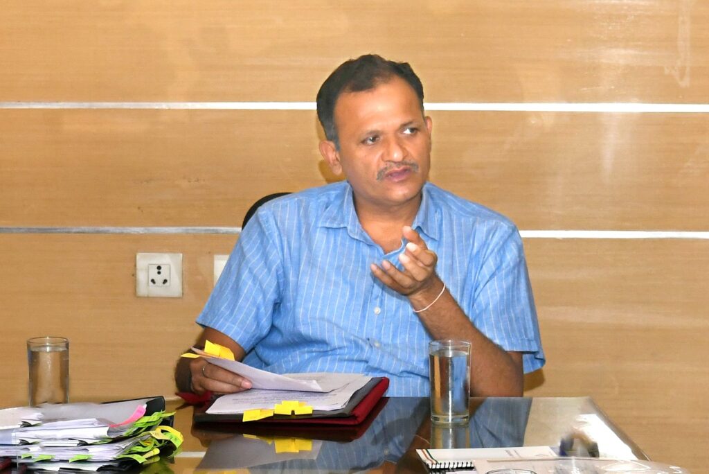 मुख्य निर्वाचन अधिकारी श्री नवीन महाजन ने 2025 की सफलता के लिए जिला निर्वाचन अधिकारियों के साथ ली बैठक मुमुख्य निर्वाचन अधिकारी श्री नवीन महाजन ने 2025 की सफलता के लिए जिला निर्वाचन अधिकारियों के साथ ली बैठक