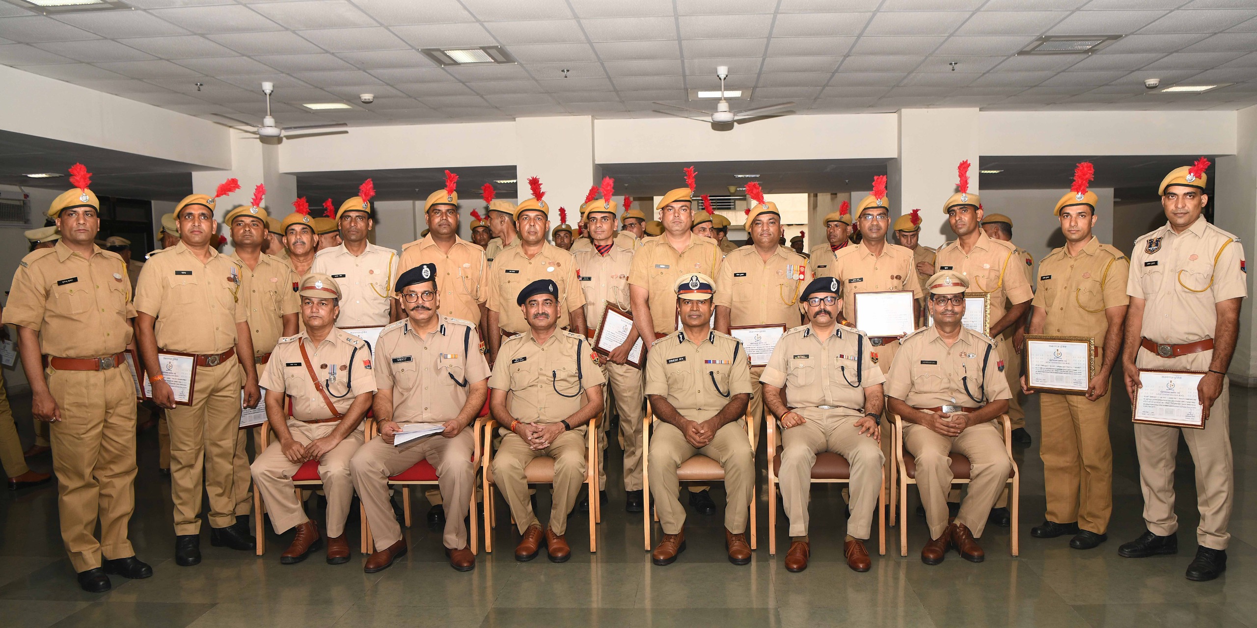 श्री दिनेश एमएन: पुलिस अलंकरण समारोह— सीआईडी अपराध शाखा के 103 पुलिसकर्मी सम्मानित