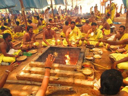 चित्रकूट Yajna Vedi Temple: इस मंदिर में ब्रह्मा ने सृष्टि की उत्पत्ति के लिए  किए थे 108 यज्ञ, जो भगवान राम से जुड़े हुए हैं