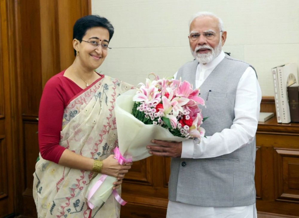 दिल्ली की CM Atishi ने शपथ लेने के बाद पहली बार पीएम मोदी से मुलाकात की