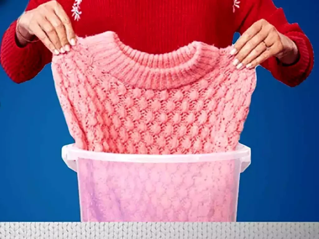 Winter Clothes Washing Tips: सर्दियों के कपड़ों पर जिद्दी दाग लगे हैं? इन आसान तरीकों से साफ करें, एक भी धागा नहीं निकलेगा