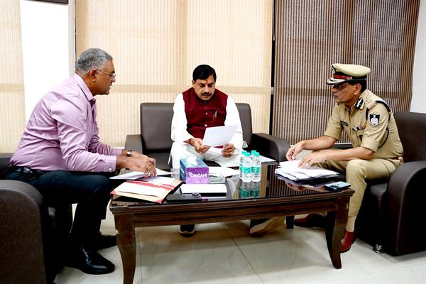 CM Dr. Mohan Yadav: डिजिटल अरेस्ट या अन्य साइबर क्राइम की स्थिति में तत्काल पुलिस को सूचित करें