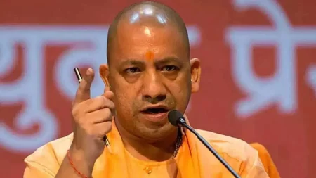 उपचुनाव के दौरान CM Yogi Adityanath ने सपा पर जमकर हमला बोला, कहा कि अगर वे लातों से सुधार नहीं करेंगे तो..।