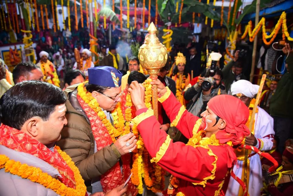 CM Pushkar Dhami ने ओंकारेश्वर मंदिर, ऊखीमठ में पूजा अर्चना कर की प्रदेश की खुशहाली की कामना।