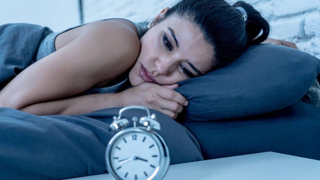 How to keep sleep pattern: आपकी भी रात मे नींद टूटी है, जाने रात में बार-बार नींद टूटने की असली वजह, अब ना हो नींद टूटने से परेशान