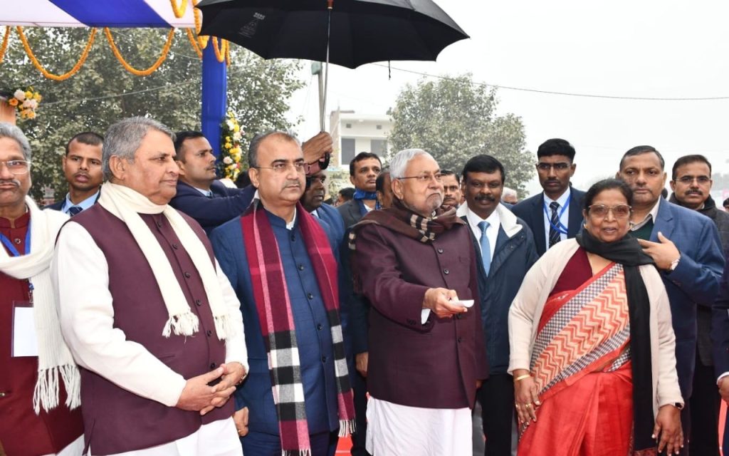 मुख्यमंत्री श्री नीतीश कुमार ने प्रगति यात्रा के दूसरे चरण में सीवान जिले को करीब 109 करोड़ रुपये की योजनाओं की दी सौगात