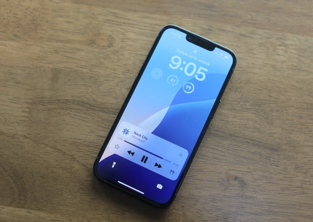 Apple iPhone 16e: सबसे महंगे आईफोन से भी बड़ी बैटरी नए और सस्ता आईफोन में, कैपेसिटी जानें