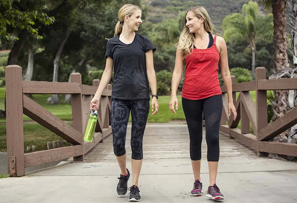 Health Tips: चप्पल पहनकर सुबह वॉक करना कितना सही है और क्या इससे समस्याएं उत्पन्न हो सकती हैं? Health Tips: चप्पल पहनकर सुबह वॉक करना कितना सही है और क्या इससे समस्याएं उत्पन्न हो सकती हैं?