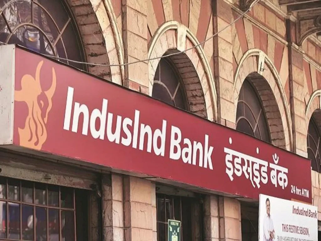 IndusInd Bank Share: निवेशकों का इंडसइंड बैंक से क्यों उठ रहा भरोसा? शेयरों में आज भी 25 प्रतिशत की गिरावट