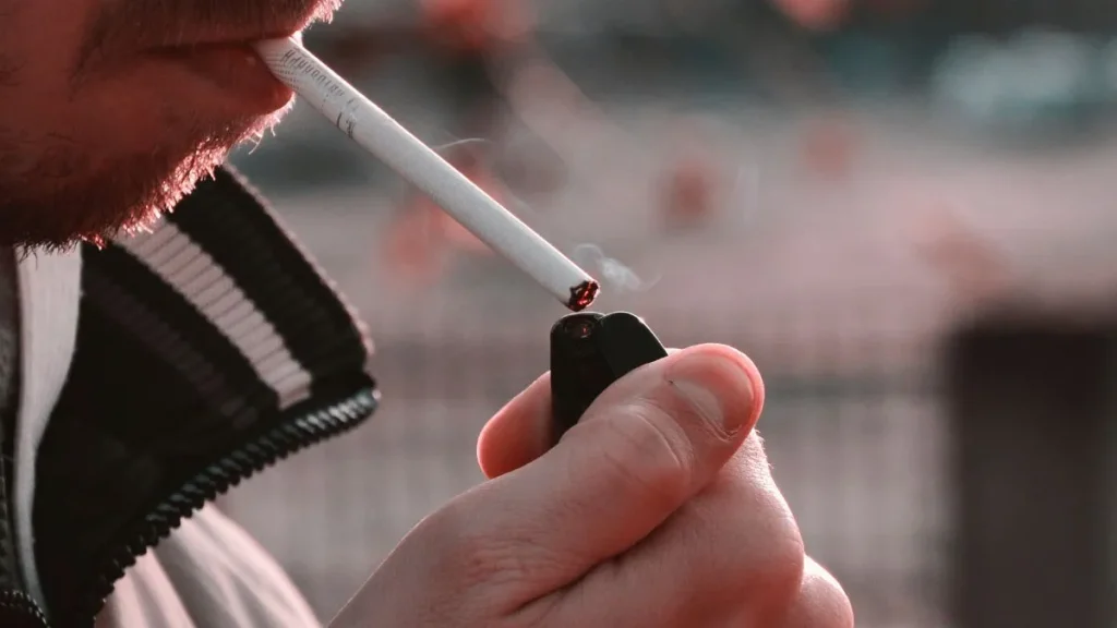 No Smoking Day 2025: धूम्रपान करने से कई गंभीर बीमारियों का खतरा बहुत बढ़ जाता है, जाने पूरी जनकारी