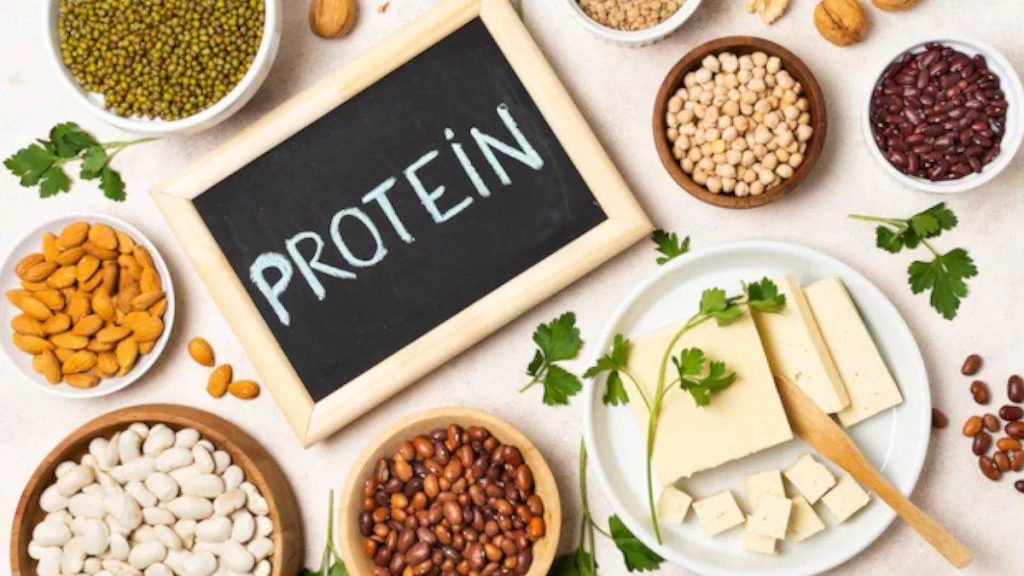 Protein for Women: महिलाओं को प्रतिदिन कितनी प्रोटीन की आवश्यकता होती है? इन चीजों से हो सकती है कमी पूरी