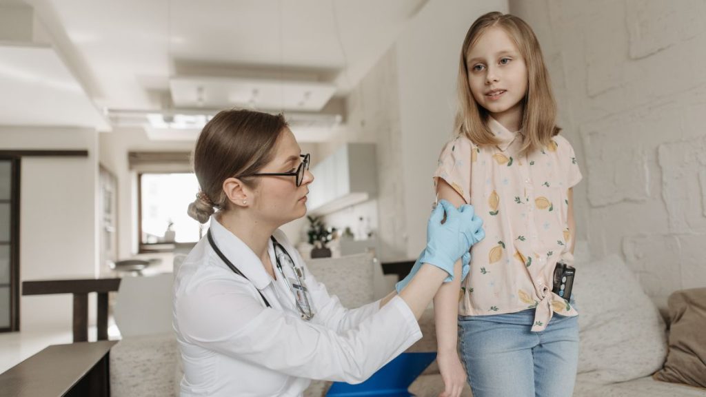 Type-2 Diabetes: 15 वर्ष से कम उम्र के बच्चे भी डायबिटीज से पीड़ित हैं, क्या आपका बच्चा भी तो इसका शिकार नहीं है?