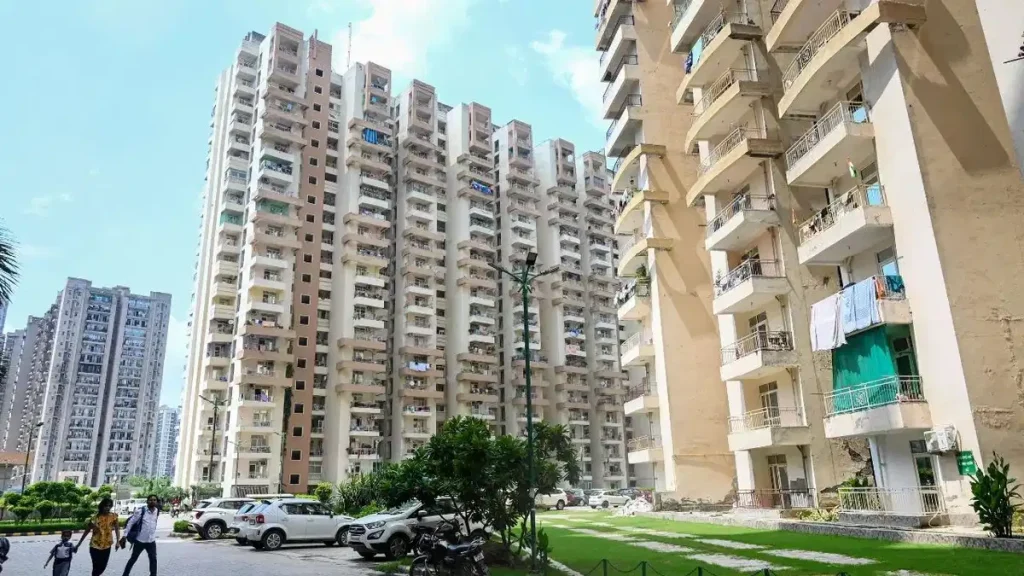 Housing Price Hike: प्रॉपर्टी निवेश में नोएडा की कीमतें तीन साल में 128 प्रतिशत बढ़ी, नोएडा बना प्रॉपर्टी में निवेश के लिहाज से हॉट डेस्टीनेशन