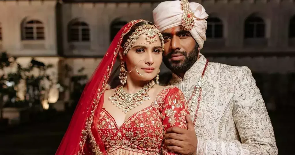 गोविंदा की भांजी Arti Singh ने अपने पति से दूसरी बार मंदिर में की शादी, यहीं भगवान शिव और पार्वती का हुआ था विवाह गोविंदा की भांजी Arti Singh ने अपने पति से दूसरी बार मंदिर में की शादी, यहीं भगवान शिव और पार्वती का हुआ था विवाह