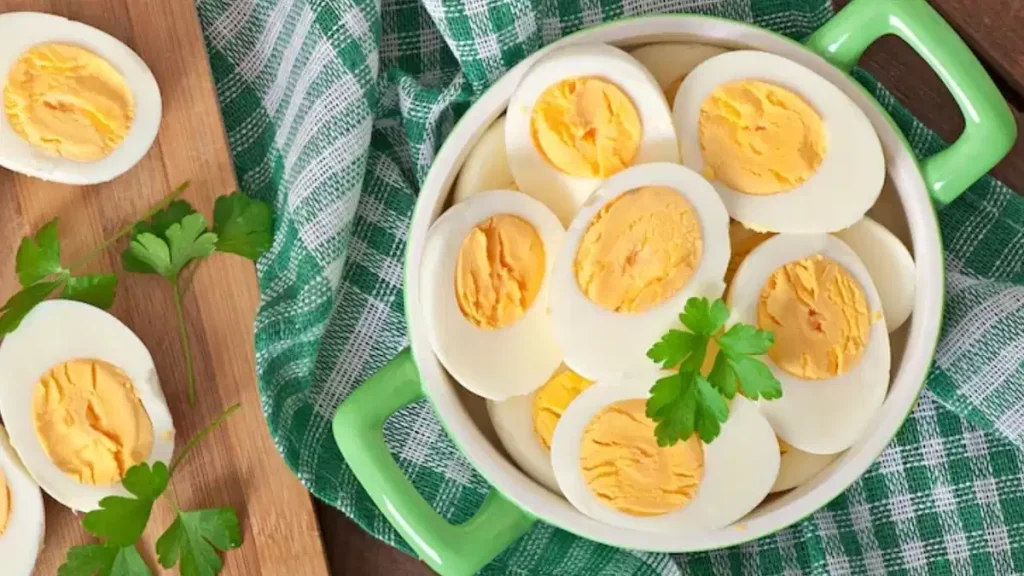 Eating Eggs in Summer: वास्तव में गर्मियों में अंडे खाना क्या खतरनाक हो सकता है? जानिए जवाब