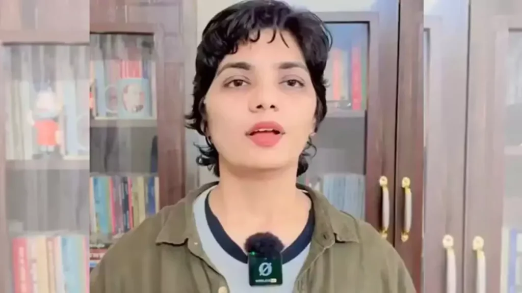 Neha Singh Rathore पर राष्ट्रद्रोह का मुकदमा लखनऊ में दर्ज, पहलगाम आंतकी हमले से जुड़ी अफवाह फैलाना पड़ा भारी