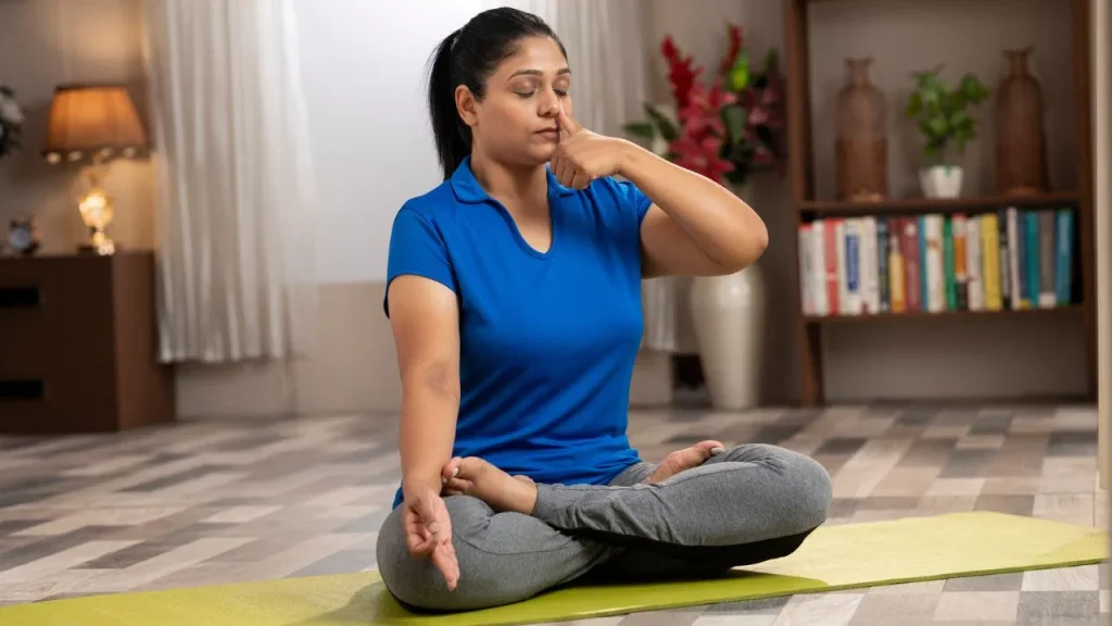 Pranayama Benefits: गर्मी में शरीर को ठंडा रखने के लिए प्राणायाम करने के कई लाभ हैं, इन लाभो के बारे मे जाने