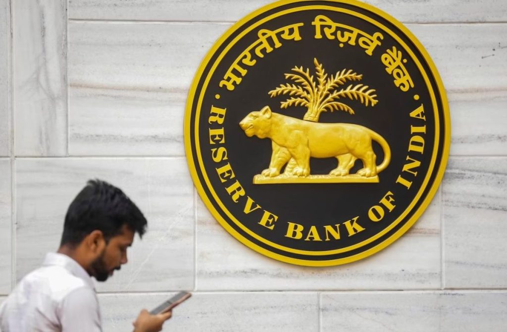 RBI WhatsApp channel Launched: भारतीय रिजर्व बैंक ने लॉन्च किया WhatsApp चैनल, इन स्टेप्स से जुड़ें और घर बैठे सभी बैंकिंग अपडेट्स प्राप्त करें RBI WhatsApp channel Launched: भारतीय रिजर्व बैंक ने लॉन्च किया WhatsApp चैनल, इन स्टेप्स से जुड़ें और घर बैठे सभी बैंकिंग अपडेट्स प्राप्त करें