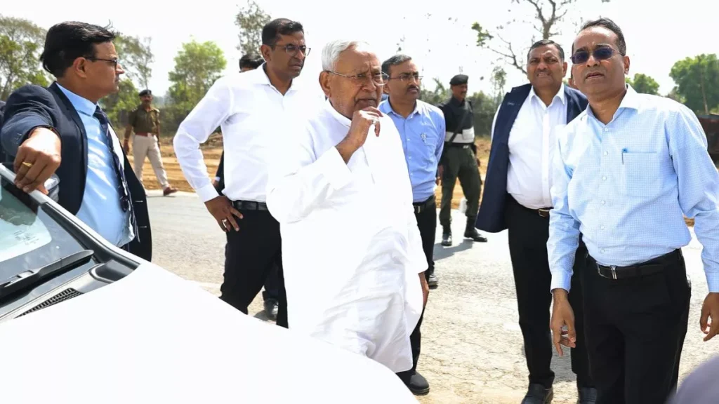 मुख्यमंत्री नीतीश कुमार अचानक JDU कार्यालय पहुंचे, 15 मिनट तक क्या हुआ? बिहार में फिर से राजनीतिक हलचल