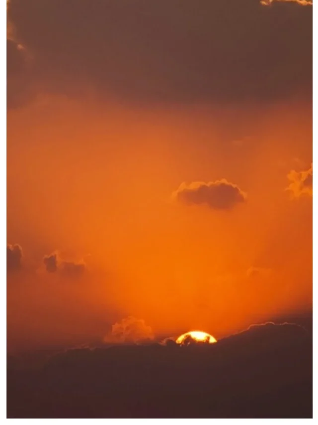 सूर्यास्त के बाद घर की इन सात चीजों को किसी को भी न दें