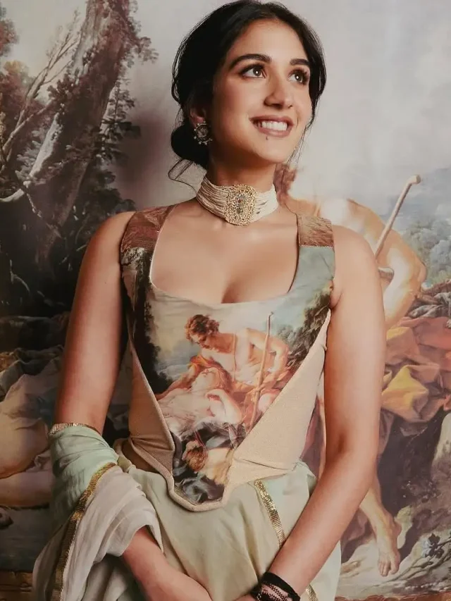 विविएन वेस्टवुड फैशन शो: राधिका मर्चेंट का 35 साल पुराना कॉर्सेट लुक