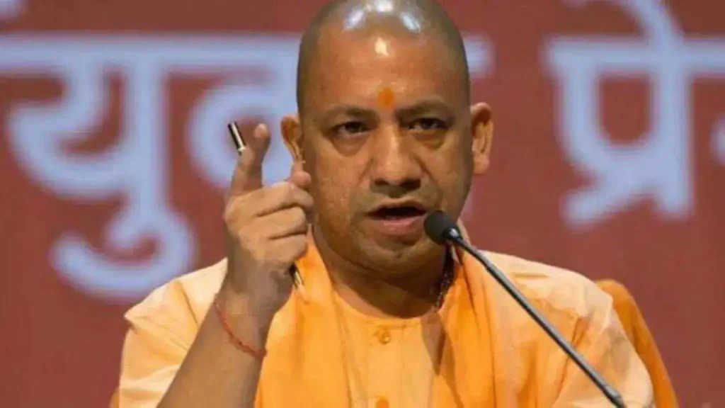 बरेली में मुख्यमंत्री योगी आदित्यनाथ ने कहा, "दंगाई चूहे की तरह बिलबिलाते हैं लेकिन..।"