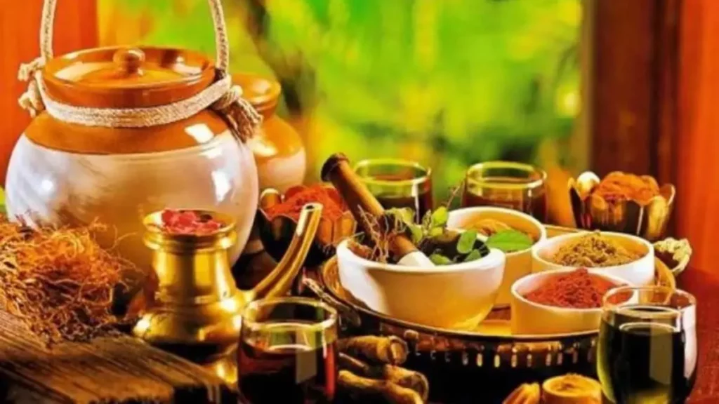 Benefits of Ayurveda: आयुर्वेद के साथ जरा को करें धीमा, संतुलित आहार और औषधियों से जिंदगी को खुलकर जीएं