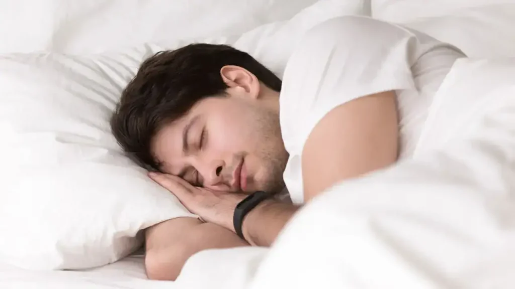 Healthy Tips: गर्मियों में दिन की नींद फायदेमंद है या हानिकारक? आयुर्वेद में है इस प्रश्न का जवाब