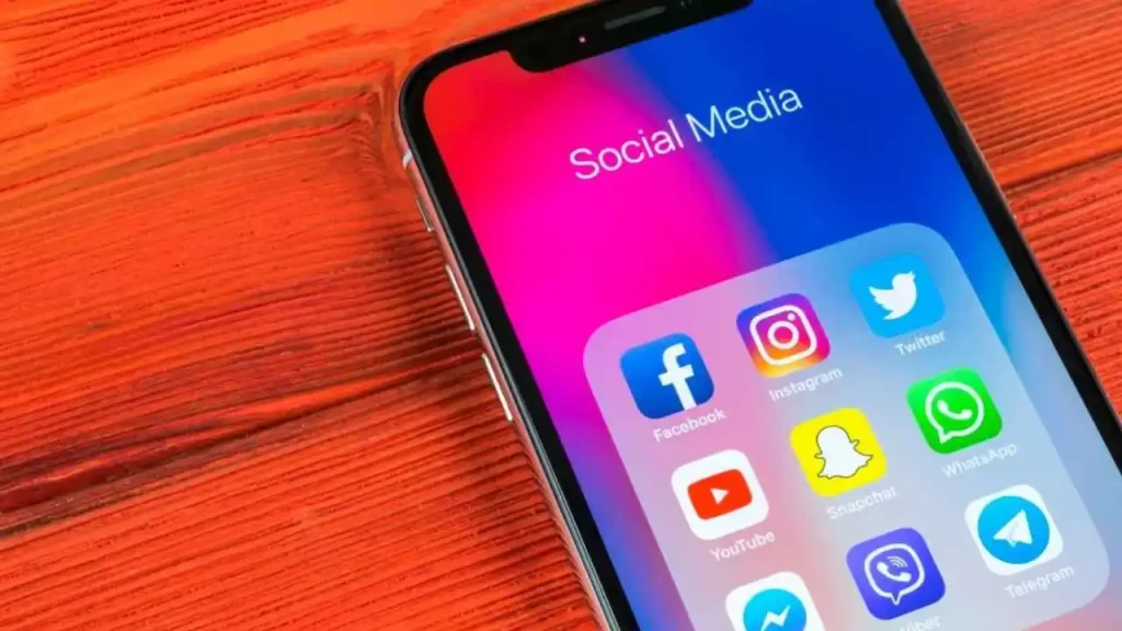 Social Media Fake Message: सेना से जुड़े संदेशों को WhatsApp, Facebook और Instagram पर मिलने पर पहले करना होगा यह काम Social Media Fake Message: सेना से जुड़े संदेशों को WhatsApp, Facebook और Instagram पर मिलने पर पहले करना होगा यह काम