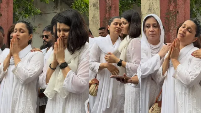 Mannara Chopra पिता के अंतिम संस्कार में इमोशनल, बहन मिताली ने गले लगाकर दिया सहारा Mannara Chopra पिता के अंतिम संस्कार में इमोशनल, बहन मिताली ने गले लगाकर दिया सहारा