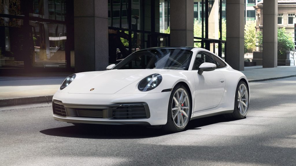 Porsche Color Changing Car: बगल से गुजरते ही रंग बदलती है ये Porsche कार, कीमत और फीचर्स जानकर हो जाएंगे हैरान!