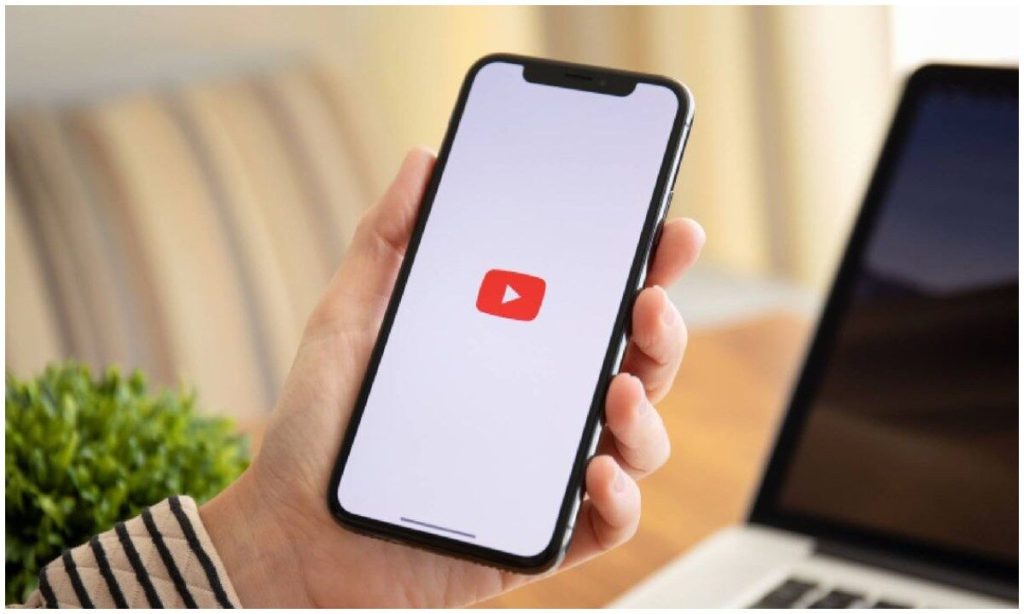iPhone पर YouTube बार-बार क्रैश हो रहा है? Google ने दी यूज़र्स को ऐप डिलीट करने की सलाह, जानिए वजह