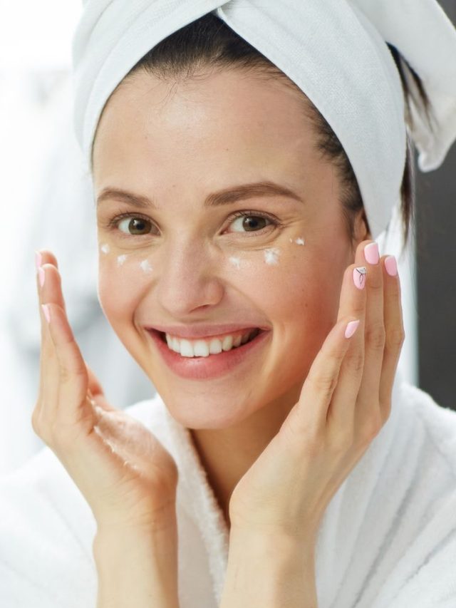 नीम, तुलसी और चंदन से बना आयुर्वेदिक उबटन, स्किन को दे नेचुरल ग्लो