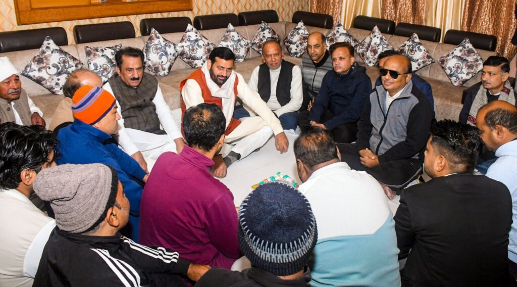मुख्यमंत्री नायब सिंह सैनी ने कुरुक्षेत्र में दिवंगत पूर्व विधायक साहब सिंह सैनी को दी श्रद्धांजलि