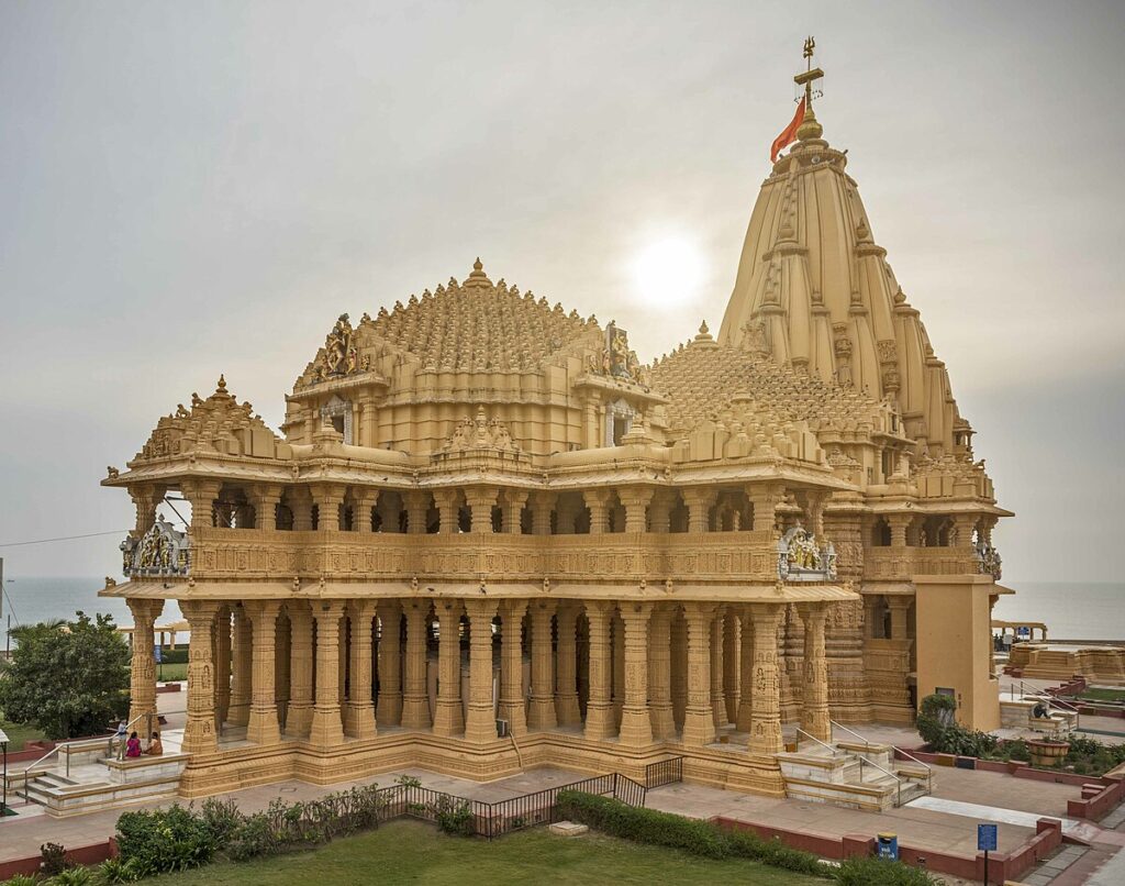 सोमनाथ मंदिर: भारतीय स्वाभिमान, आस्था और सांस्कृतिक पुनरुत्थान का अमर प्रतीक