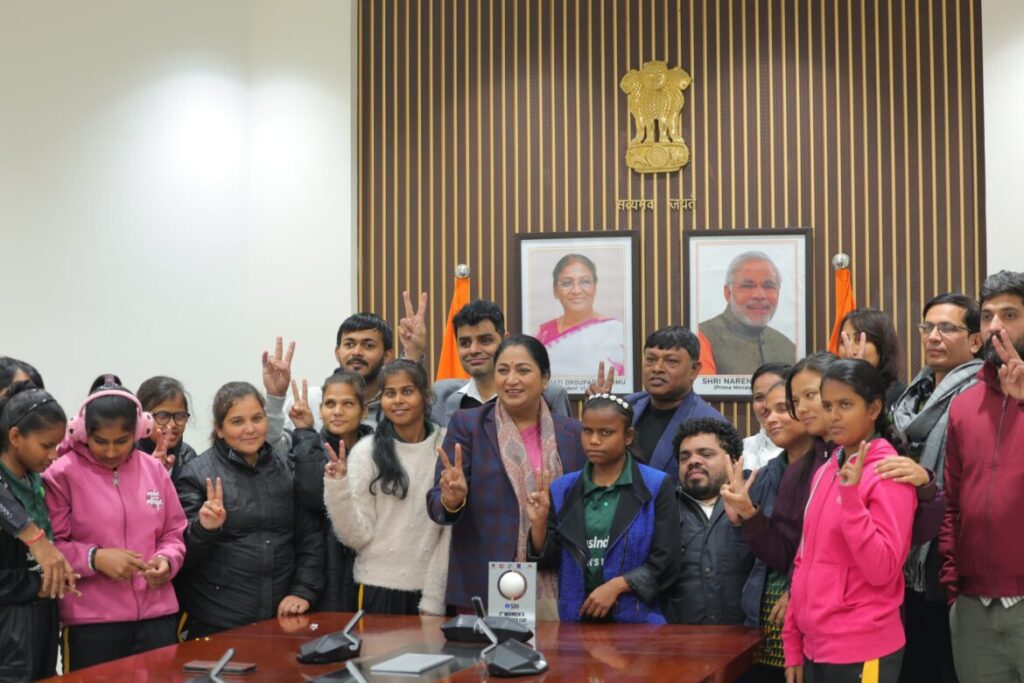 ब्लाइंड वुमेन्स T20 वर्ल्ड कप विजेता टीम का भव्य सम्मान, मुख्यमंत्री रेखा गुप्ता ने खिलाड़ियों का बढ़ाया हौसला
