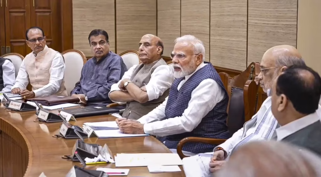 मोदी कैबिनेट के बड़े फैसले: MSME सेक्टर को मजबूती, अटल पेंशन योजना 2030-31 तक बढ़ी