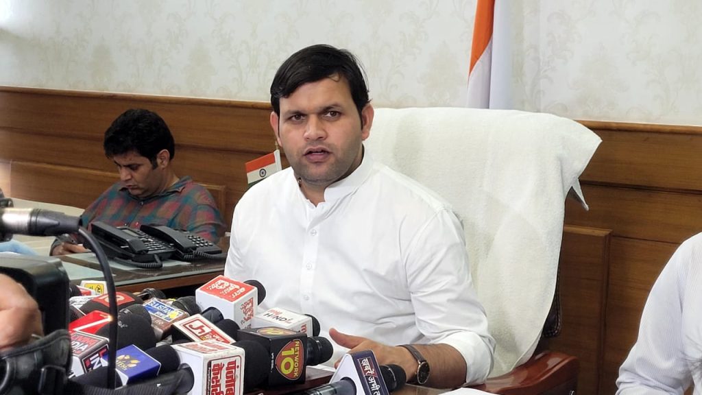 डबवाली स्टेडियम के नवीनीकरण को मंजूरी की तैयारी: 1 करोड़ का प्रस्ताव HSVP को भेजा, सिरसा में खेल सुविधाओं का विस्तार डबवाली स्टेडियम के नवीनीकरण को मंजूरी की तैयारी: 1 करोड़ का प्रस्ताव HSVP को भेजा, सिरसा में खेल सुविधाओं का विस्तार