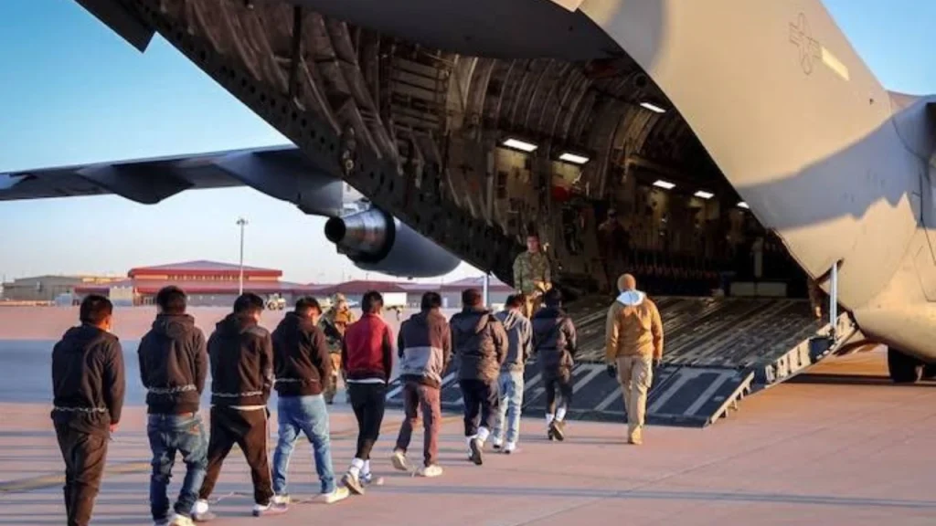 डंकी रूट पर सख्ती: अवैध ट्रैवल एजेंट्स के खिलाफ कड़ा कानून, CM नायब सैनी बोले- युवाओं से धोखाधड़ी नहीं होगी बर्दाश्त डंकी रूट पर सख्ती: अवैध ट्रैवल एजेंट्स के खिलाफ कड़ा कानून, CM नायब सैनी बोले- युवाओं से धोखाधड़ी नहीं होगी बर्दाश्त