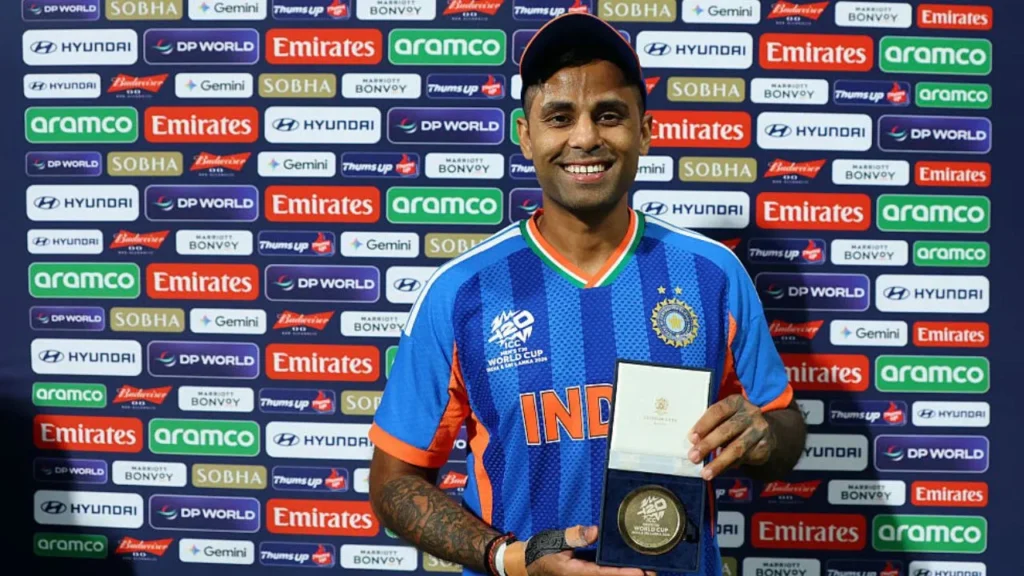 T20 वर्ल्ड कप 2026 में ‘प्लेयर ऑफ द मैच’ को क्यों नहीं मिलती नकद राशि? जानिए खास मेडल और ICC की सोच T20 वर्ल्ड कप 2026 में ‘प्लेयर ऑफ द मैच’ को क्यों नहीं मिलती नकद राशि? जानिए खास मेडल और ICC की सोच