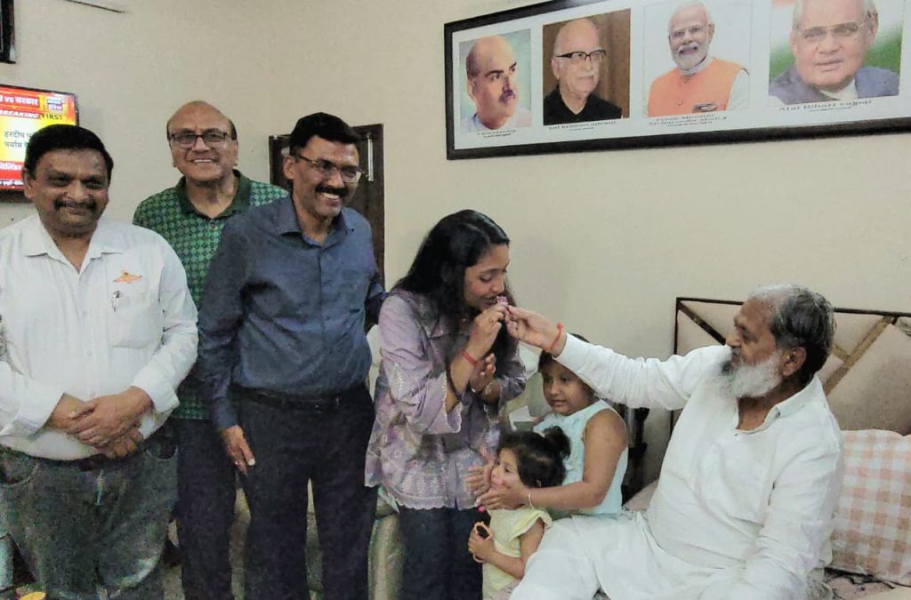 अनिल विज का हाल जानने पहुंचे भूपेंद्र हुड्डा और कई विधायक, जल्द स्वस्थ होने की कामना