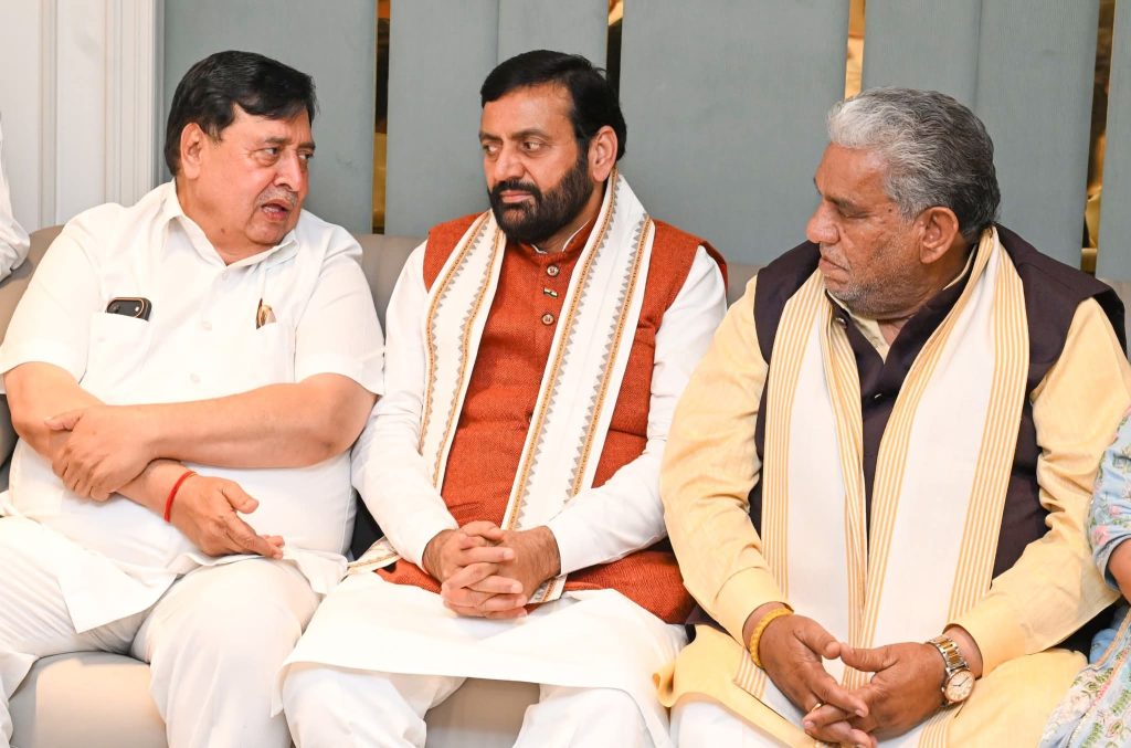 मुख्यमंत्री नायब सिंह सैनी ने कैथल में शोक जताया, कई नेताओं के परिजनों के निधन पर दी श्रद्धांजलि