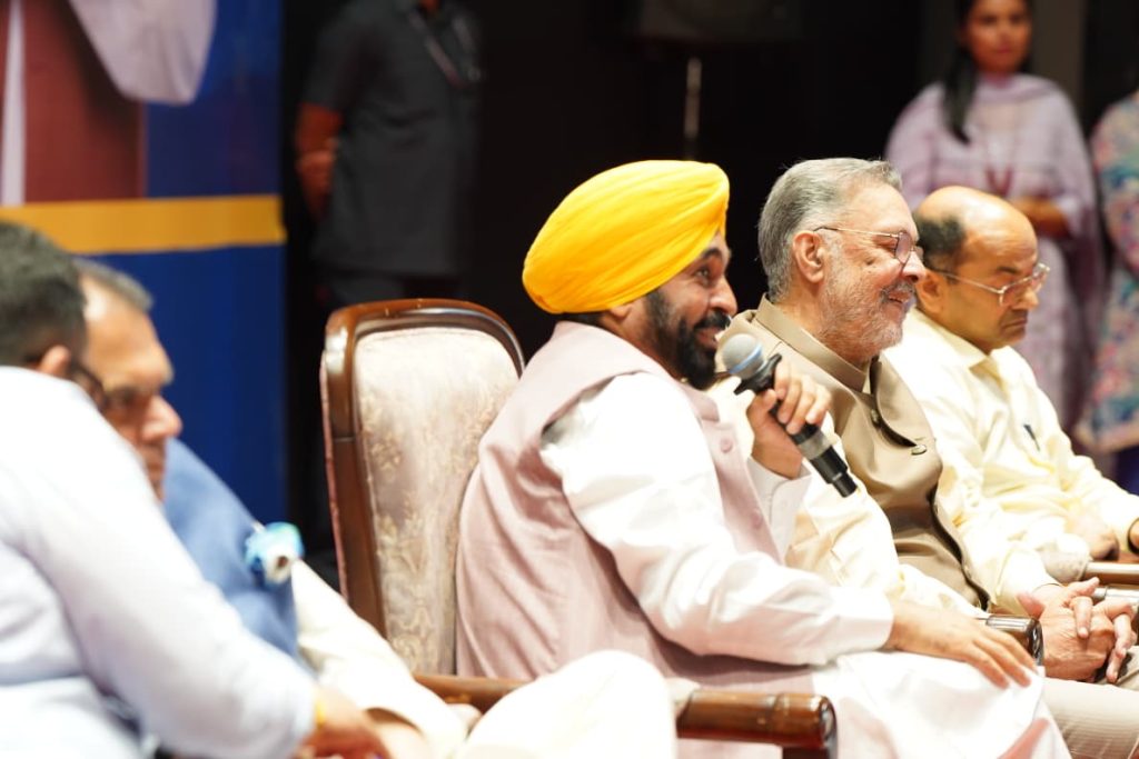 मोहाली में 881 युवाओं को मिले नियुक्ति पत्र, पंजाब में अब तक 65,264 सरकारी नौकरियां