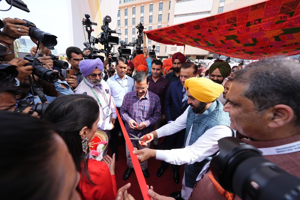 मोहाली में Progressive Punjab Investors’ Summit 2026 का उद्घाटन, ₹1.58 लाख करोड़ निवेश और 5.5 लाख रोजगार के अवसर