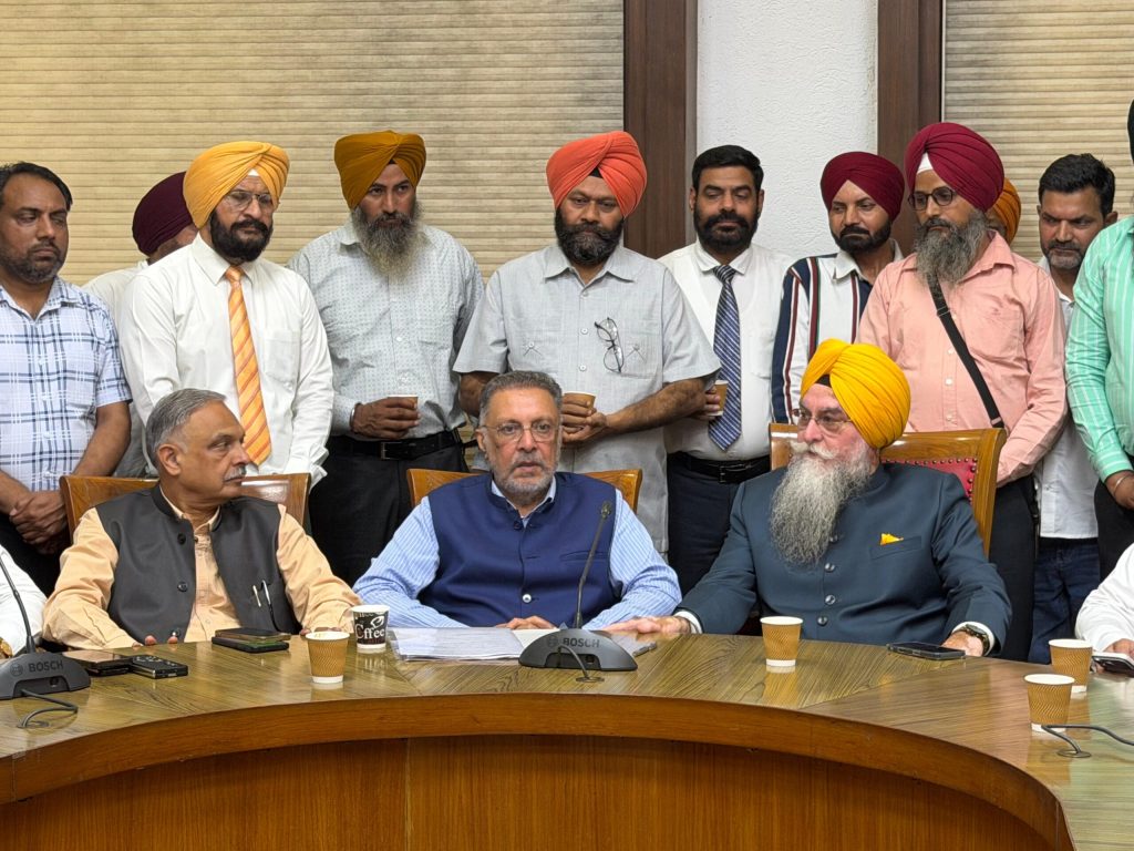 पंजाब विधानसभा में EDAP प्रतिनिधिमंडल की बैठक, स्पीकर कुलतार सिंह संधवां ने कहा- डॉक्टरों की जायज़ मांगों पर होगा जल्द फैसला