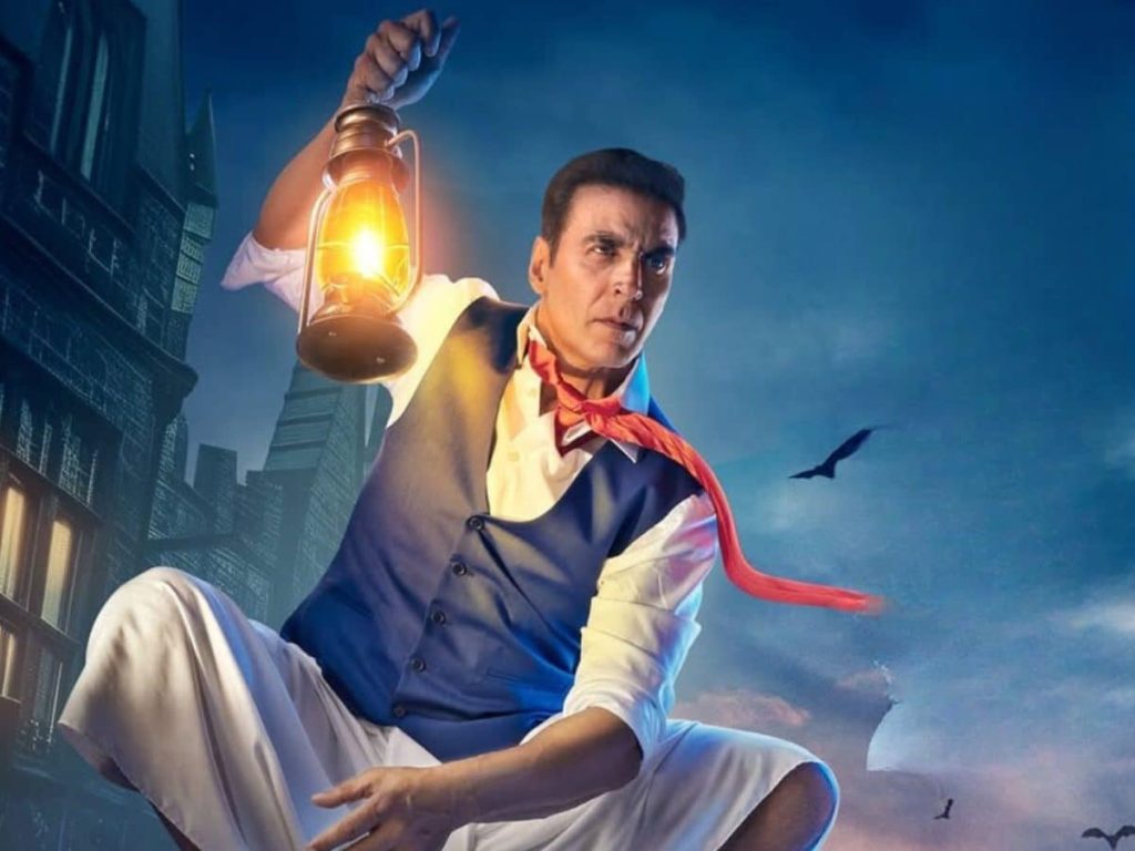 ‘भूत बंगला’ का नया पोस्टर रिलीज: पेड़ से उल्टे लटके दिखे अक्षय कुमार, 12 मार्च को आएगा फिल्म का टीजर